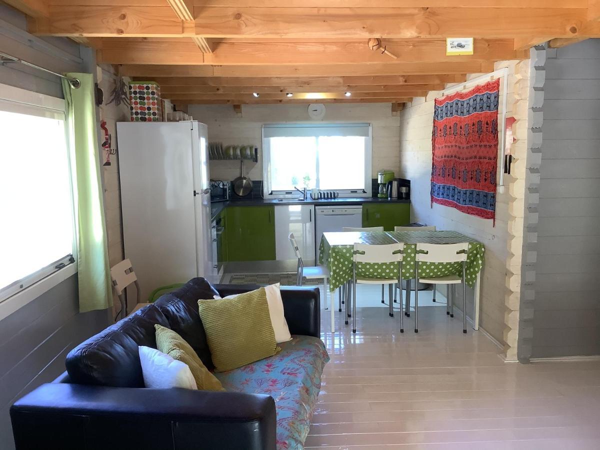 The Cabin, 키파리씨아 외부 사진