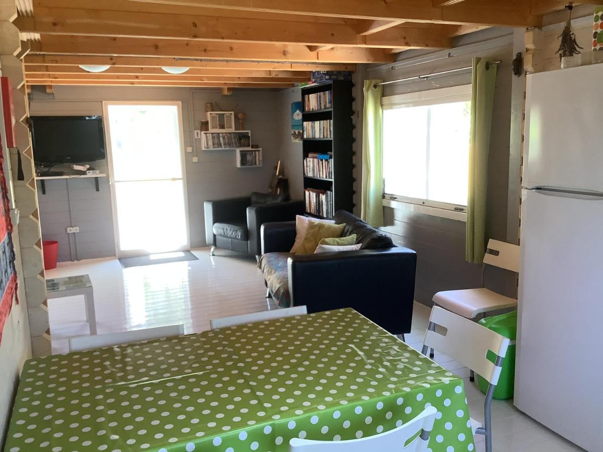 The Cabin, 키파리씨아 외부 사진